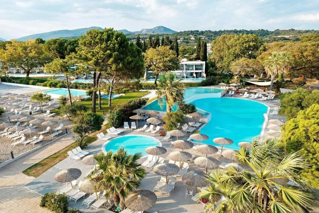 Ninos Grand Beach & Resort